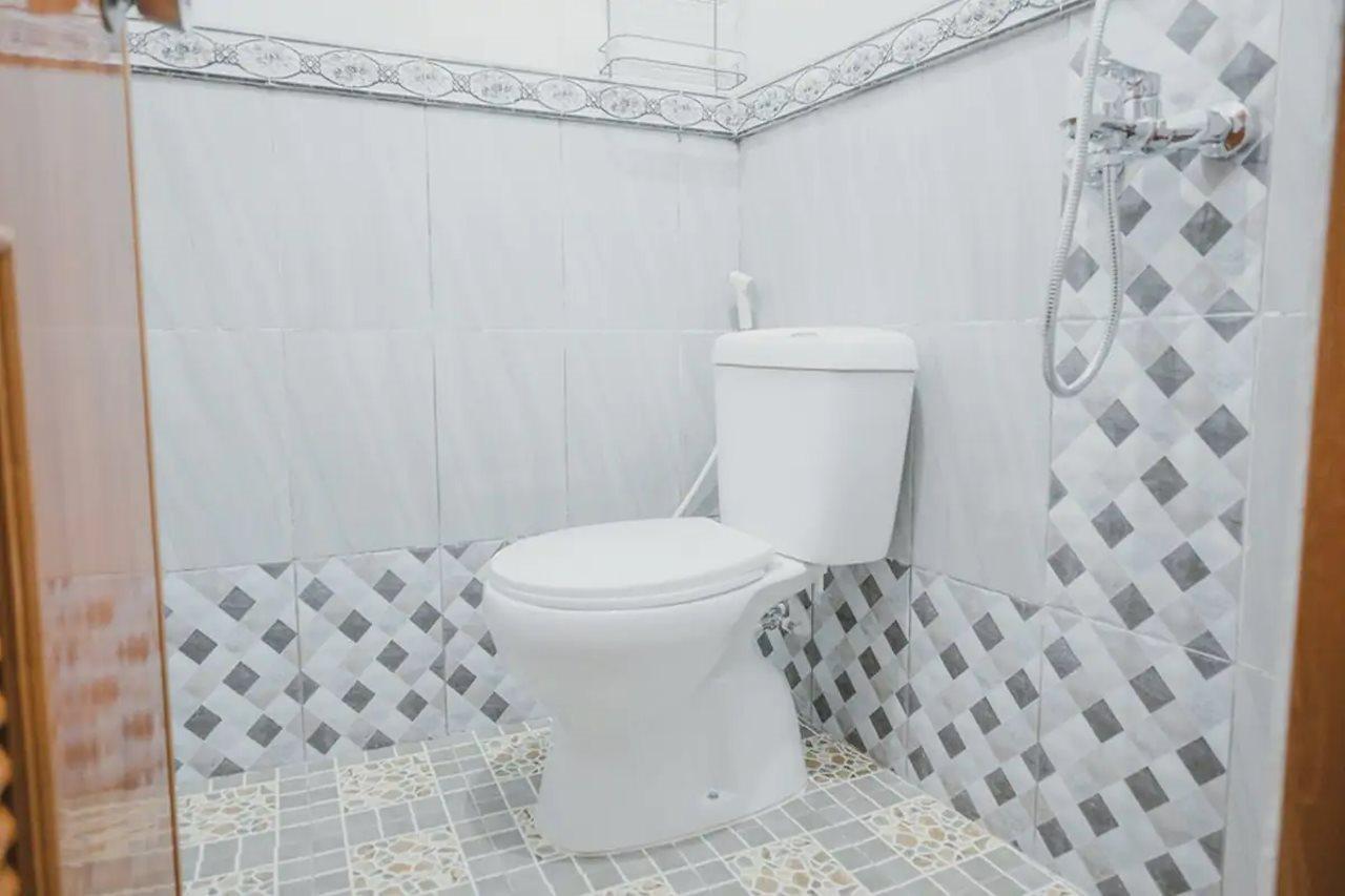 Hotel RedDoorz Syariah near Siloam Hospital Kebon Jeruk Dżakarta Zewnętrze zdjęcie