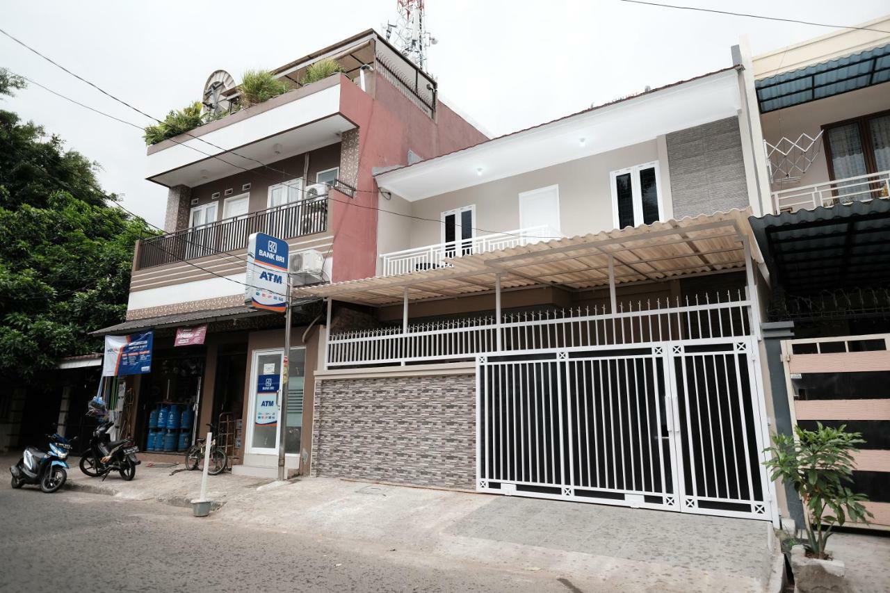 Hotel RedDoorz Syariah near Siloam Hospital Kebon Jeruk Dżakarta Zewnętrze zdjęcie