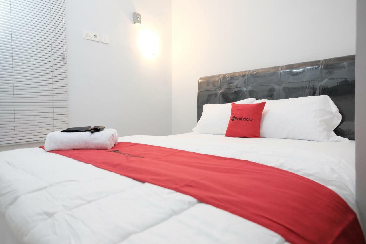 Hotel RedDoorz Syariah near Siloam Hospital Kebon Jeruk Dżakarta Zewnętrze zdjęcie